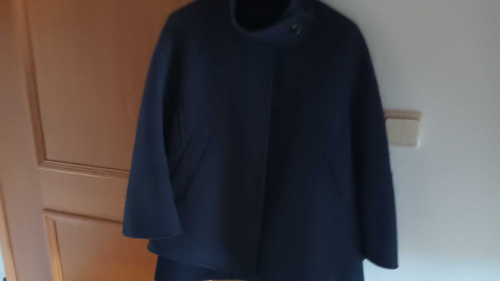 Ponche azul escuro, em fazenda, super confortável e quentinho