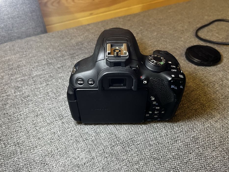 Canon 700D 18-55stm