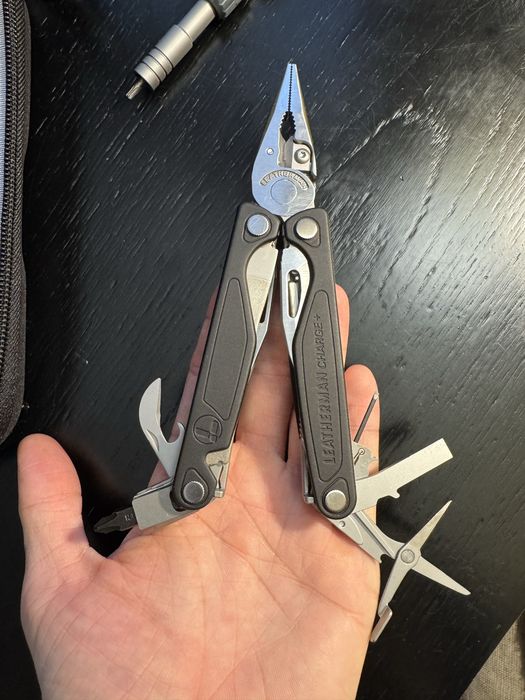 Leatherman charge AL s30v
