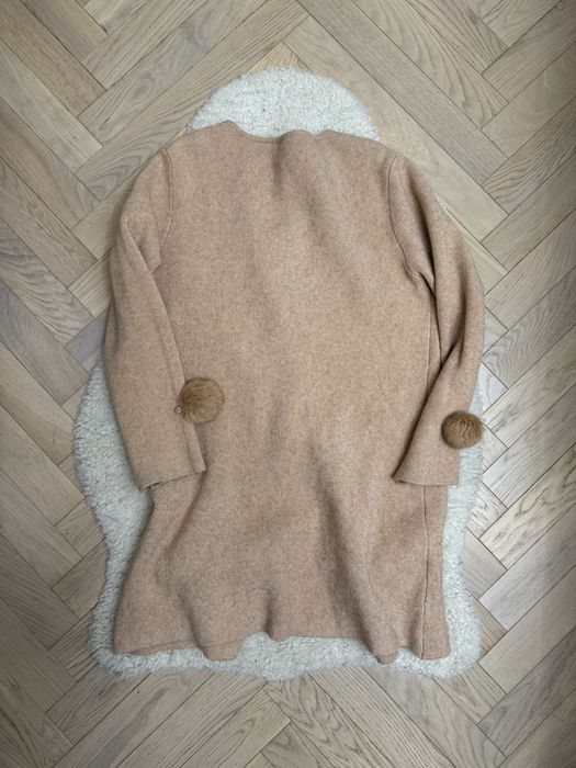 sweter kardigan zatrzaski pompony ozdobne brzoskwiniowy wiskoza