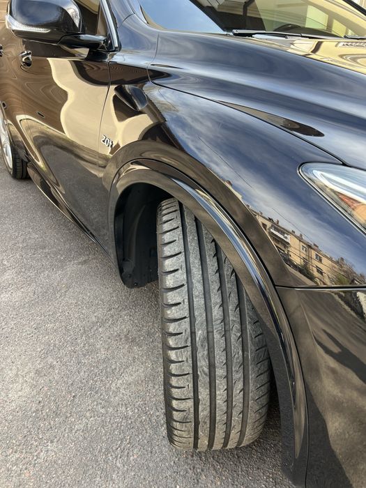 Продам Infiniti QX30
