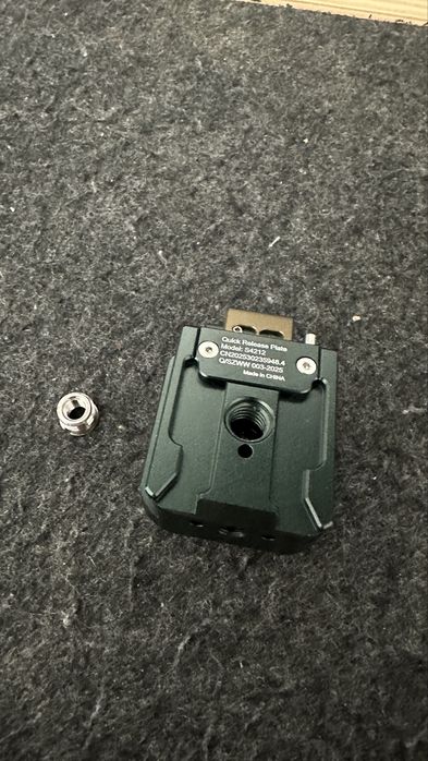 Minifocus quick release plate