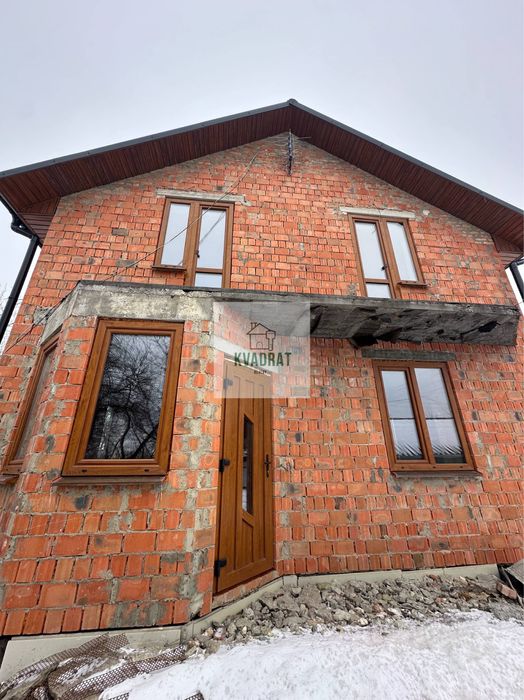 Продам добротний двоповерховий будинок у районі Смірнова