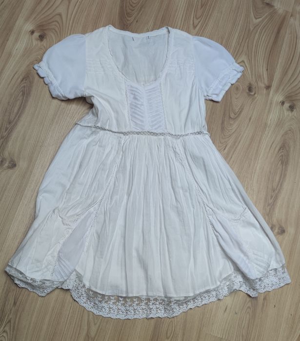 krótka biała sukienka