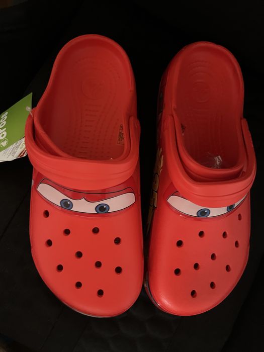 crocs lightning mcqueen