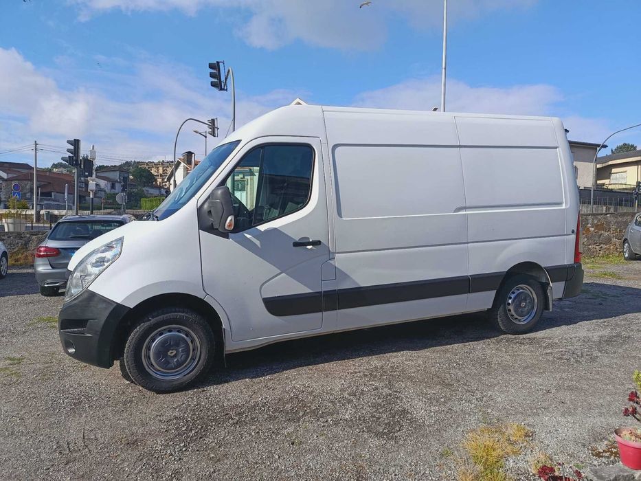 Renault Master 2.3 DCI 130cv L2H2