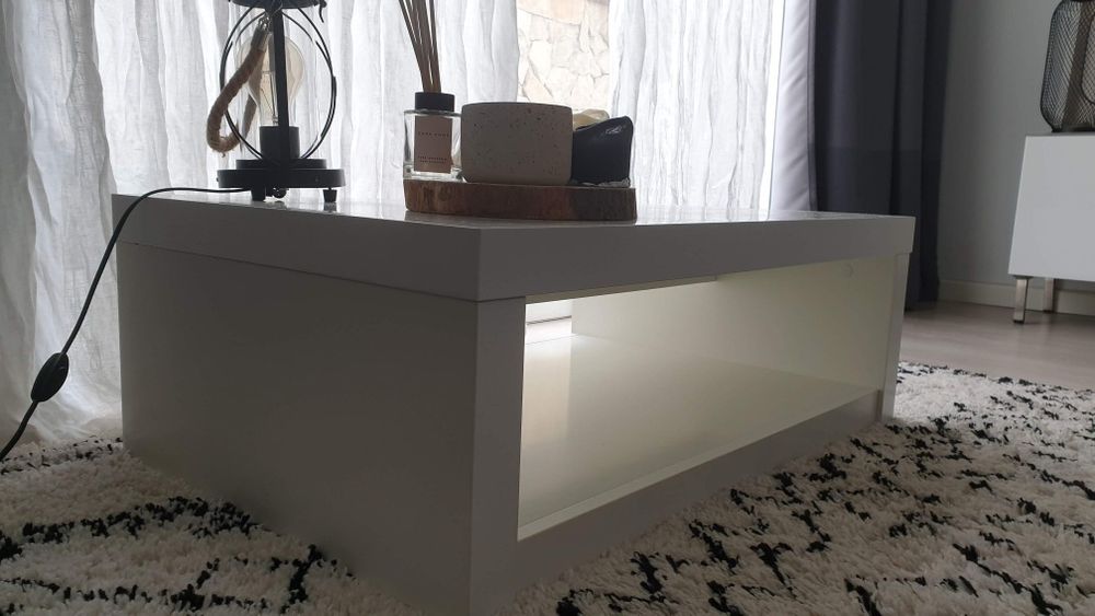 Mesa de centro branca – Jomel – usada, excelente preço