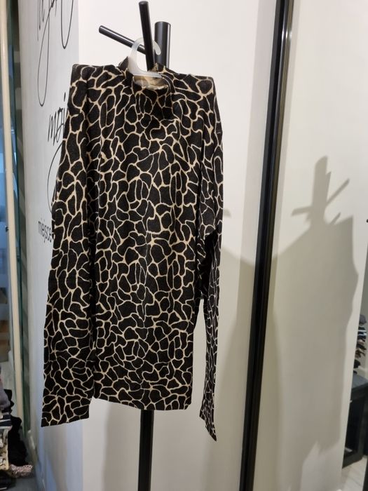 Półgolf w czarną panterkę z długim rękawem 38