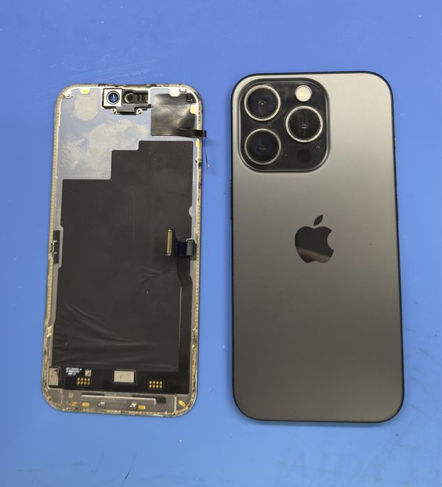 iPhone 15 Pro на на разбор по запчастям
