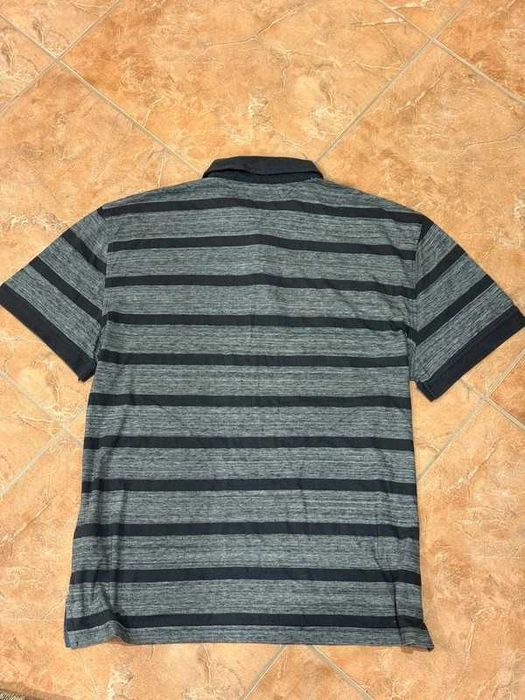 Tommy Hilfige Polo às riscas cinzentas e pretas