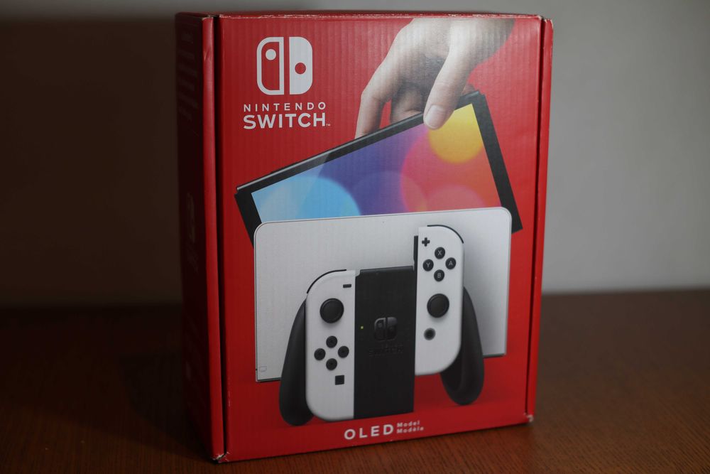 Nintendo Switch OLED + Switch V2