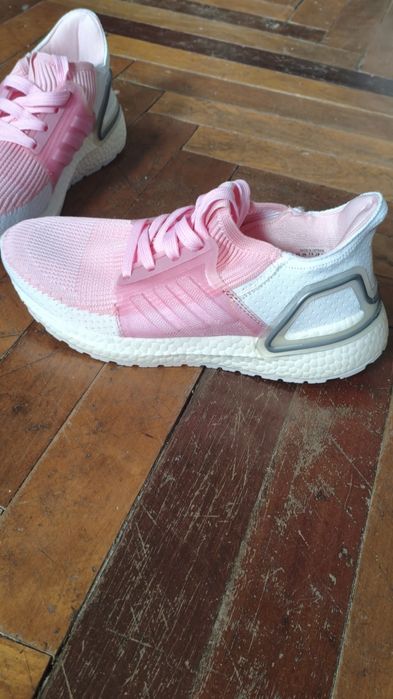 Кросівки жіночі рожеві літні Ultra boost