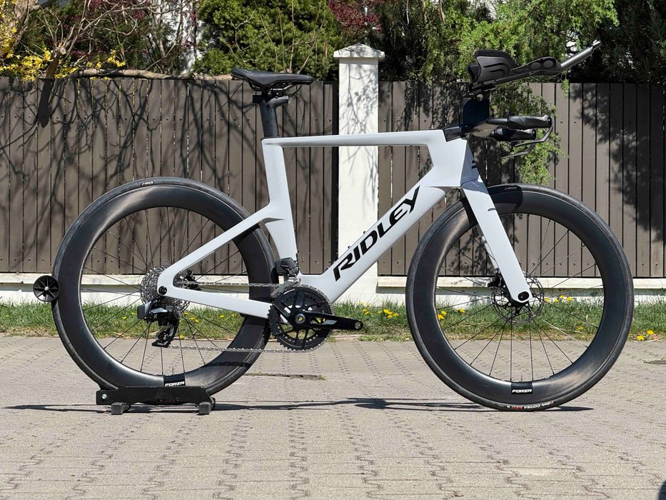 Triathlonowy rower Ridley Triton carbon tarcze aero bikefitting wypożyczalnia testy XS S M L