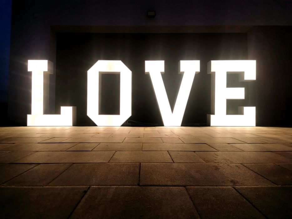 Napis LOVE na Twoje Wesele