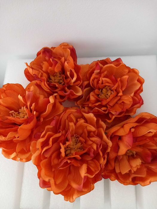 Flores artificiais laranja em tecido Area. Nunca usadas (5)