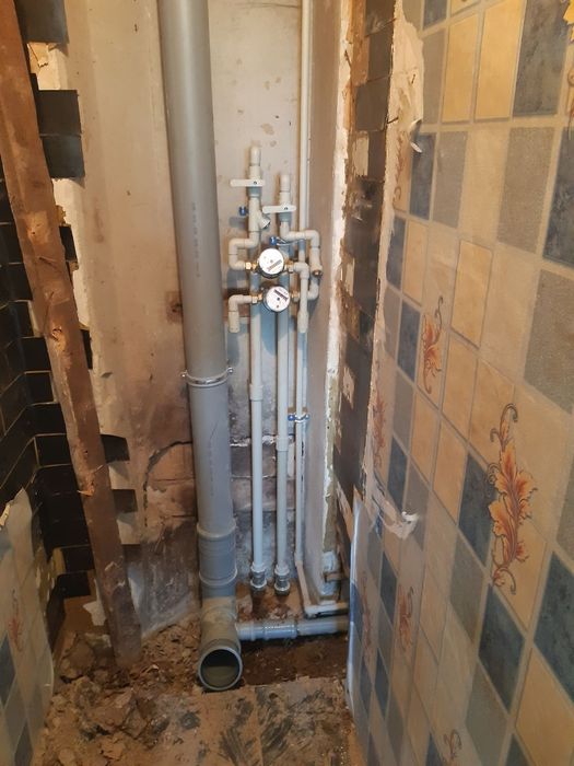 Замена стояков,лежаков,разводка труб.Сантехник Харьков.