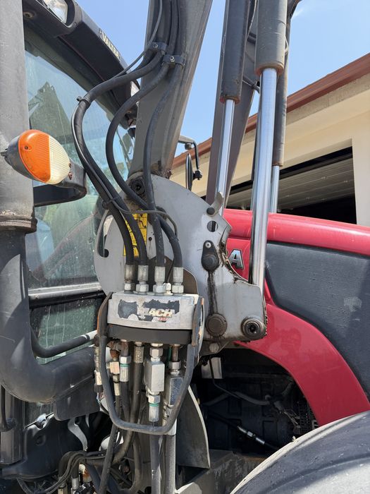 Valtra N92 Tractor with Loader513362685078415365