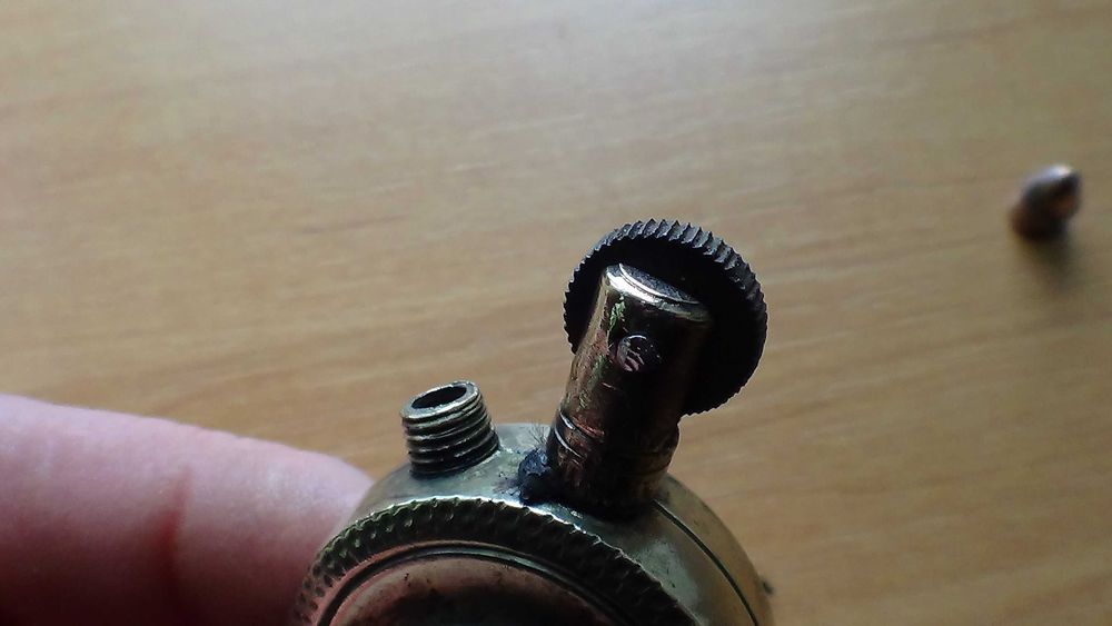 Зажигалка оригинальная.