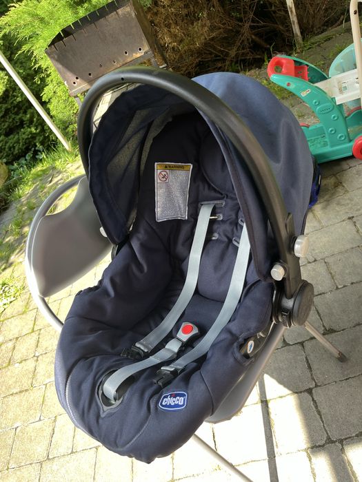 Дитяче автокресло Chicco