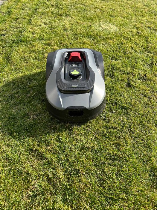 Robot koszący kosiarka automatyczna 600 m2 STALCO RMP650 wi-fi bluetooth