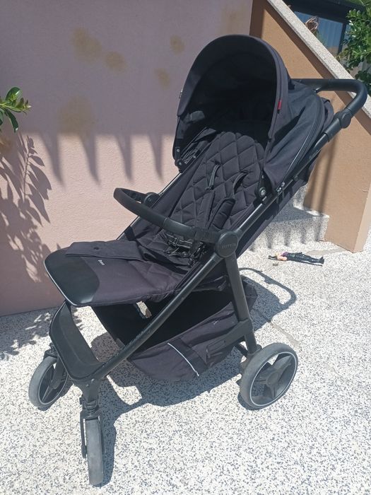 Carrinho de  bebé de passeio