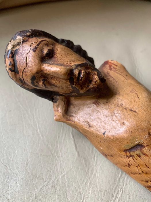 Cristo em madeira policromada