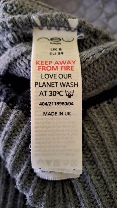 Sweter w stylu college