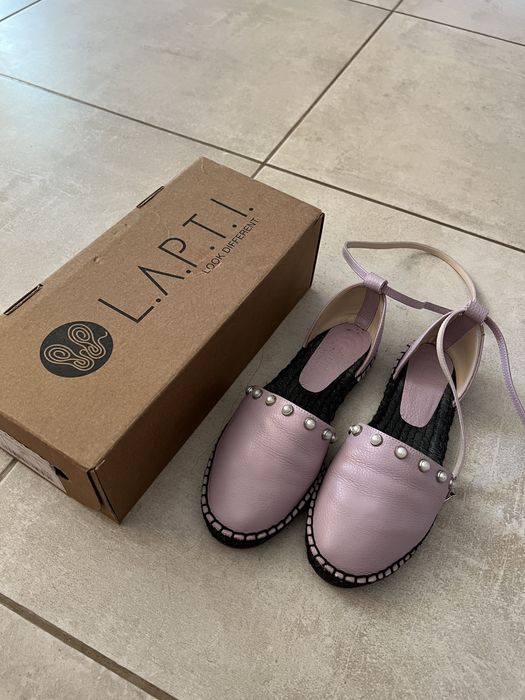 Продам обувь Lapti