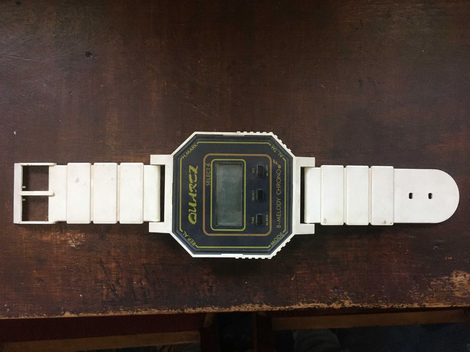 часы советские электронные и электро-механичские Слава на ремонт