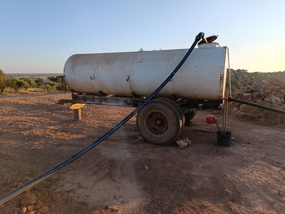 Vende-se cisterna de 6.000 litros