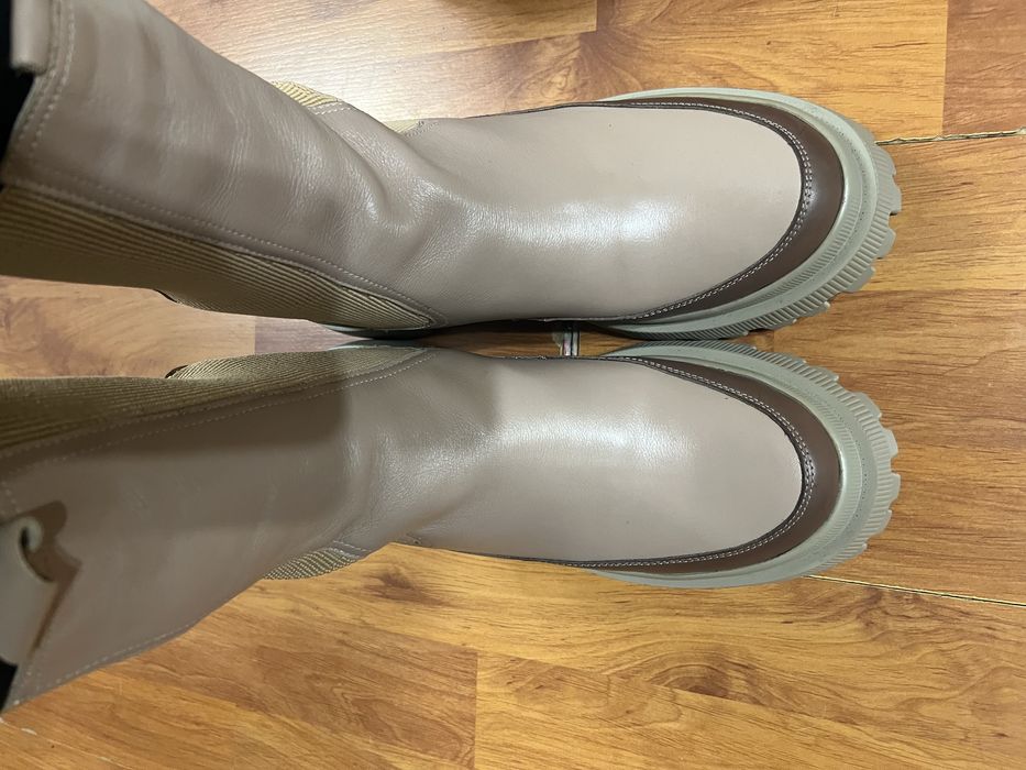 Жіночі зимові челсі на платформі з еластичними вставками з боків шкіра