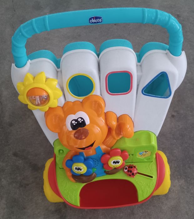 Brinquedo Chicco para criança
