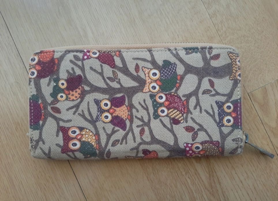 Mala e carteira com mochos para menina ou mulher