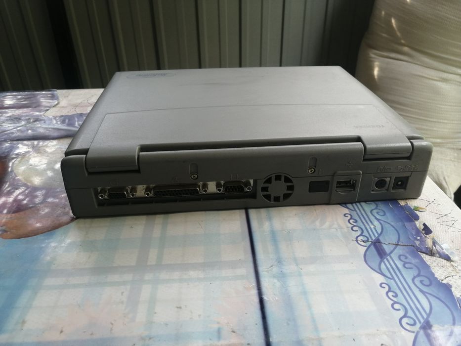Ноутбук Toshiba продам