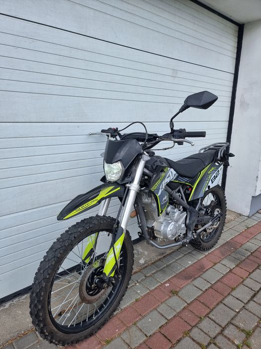 Asix XB82 Defender 250