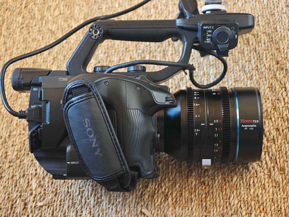 Sirui venus 35mm T2.9 anamorphic 1.6x