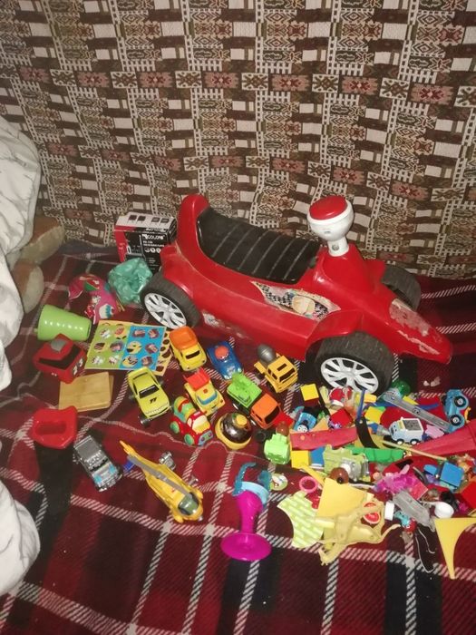 Игрушки детские машины
