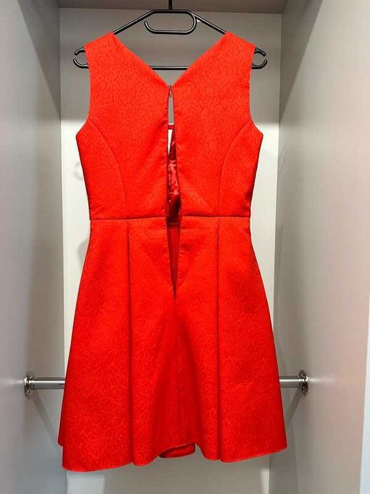 Czerwona sukienka