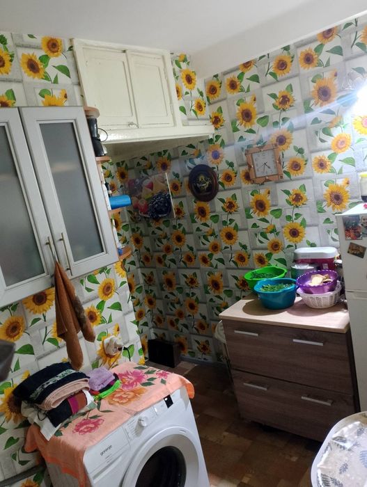 Продам квартиру .