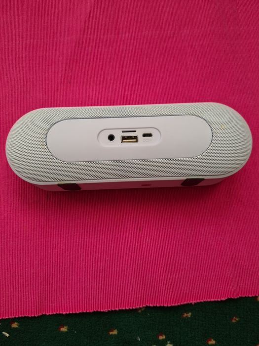 Портативна акустика Beats Pill + Білий