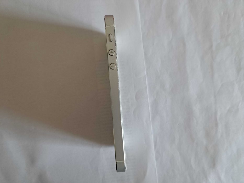 iPod 5. 16Gb Silver bypass б/у.