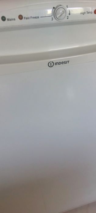 Arca vertical  indesit Alt. 82cm Larg. 55cm Profund. 58cm faço entrega domicílio