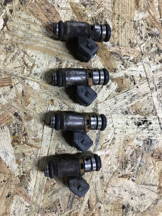 Форсунка інжектор Renault Espace Megane Scenic Laguna 2.0 БЕНЗИН