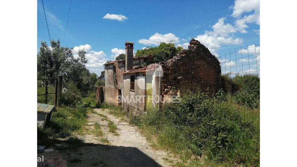 Moradia T3 Covelo p/ reconstruir — Ázere E Covelo, Coimbra