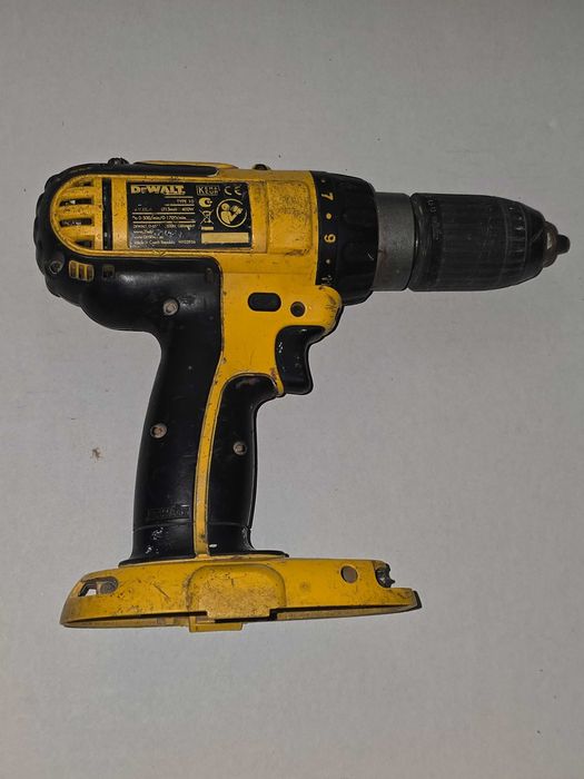 Wiertarko-wkrętarka DEWALT DC725