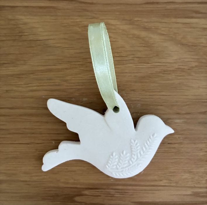 Peças em gesso para lembranças batizado, comunhão e casamento