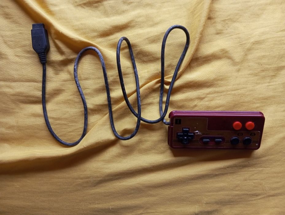 Vendo 2 consolas e um comando