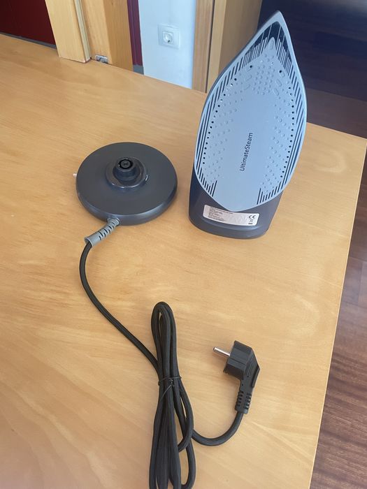 Ferro de Engomar Sem Fios 2600W