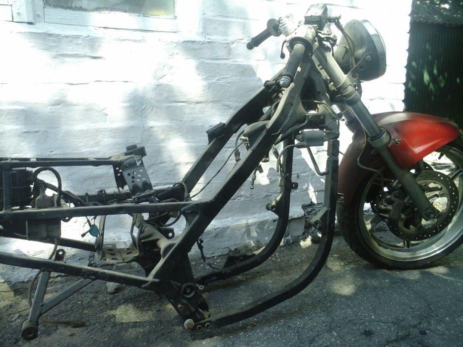 Запчасти Kawasaki GPZ 500 ninja-бак,рама,маятник,заднее колесо,пластик