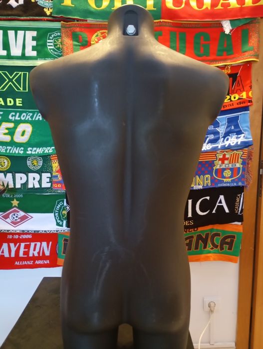 Manequim Masculino meio corpo